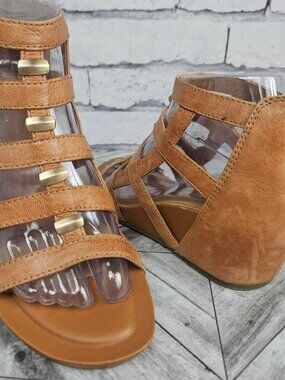 Sofft Womens 7 Tan Gladiator Leather Wedge Sandals Lace Up Granola Gorpcore